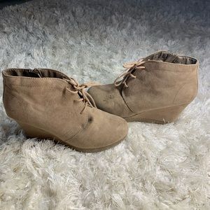 cute tan wedges